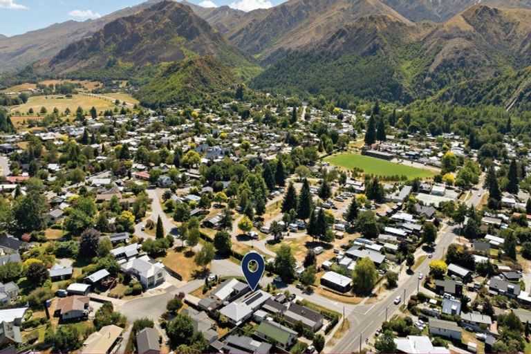 Photo of property in 2 Preston Drive, Arrowtown, 9302