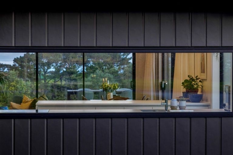 Photo of property in 2 Tasman Street, Opunake, 4616