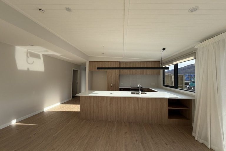 Photo of property in 6 Rowe Drive, Jacks Point, 9371