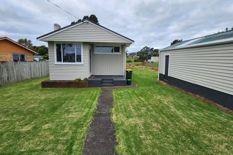 Photo of property in 17 Cumming Street, Okato, 4335