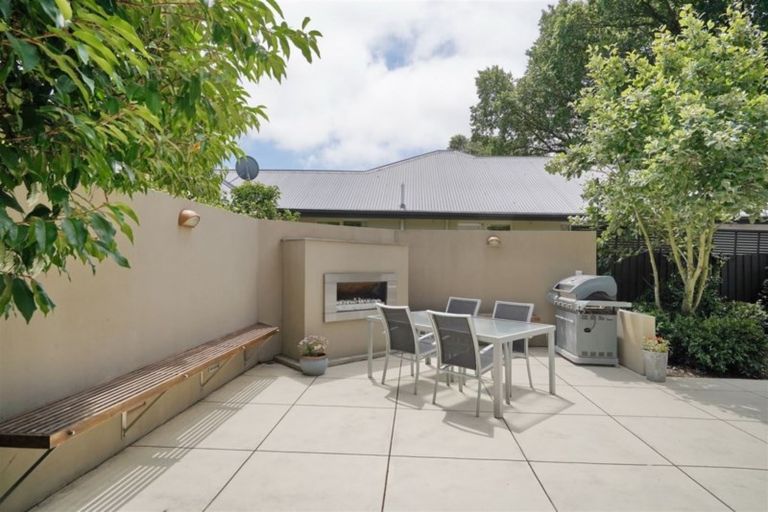 Photo of property in 63a Sandwich Road, Beckenham, Christchurch, 8023