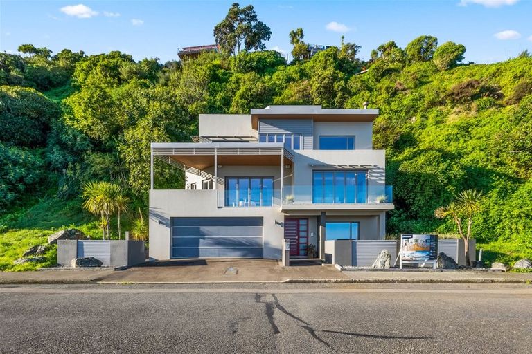 Photo of property in 73 Moana Road, Plimmerton, Porirua, 5026