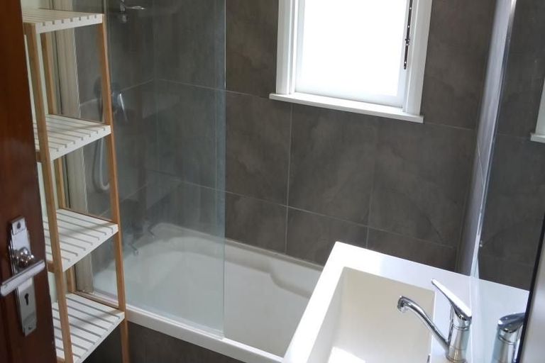 Photo of property in 15 Puriri Terrace, Roslyn, Palmerston North, 4414