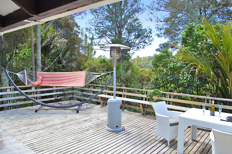 Photo of property in 21 Spray Crescent, Leigh, 0985