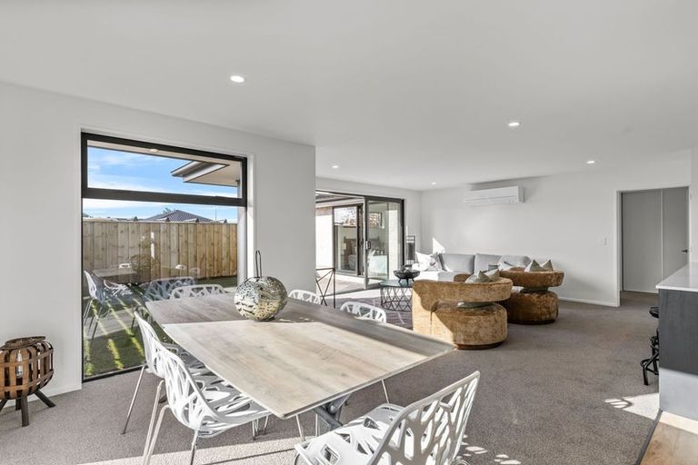 Photo of property in 16 Eccles Place, Halswell, Christchurch, 8025