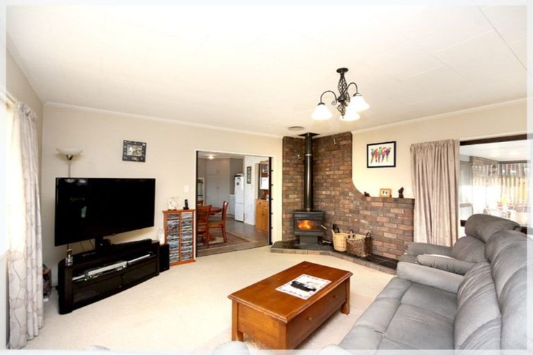 Photo of property in 12 Reeve Street, Foxton, 4814