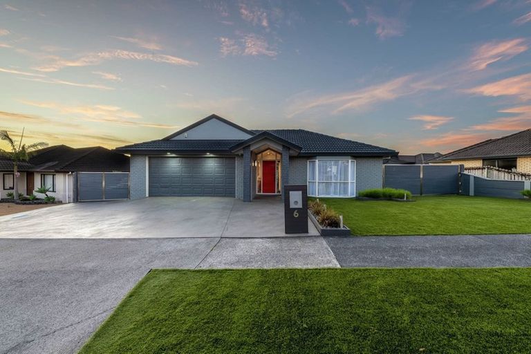 Photo of property in 6 John Brooke Crescent, East Tamaki Heights, Auckland, 2016