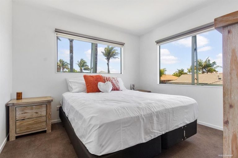 Photo of property in 8 Chippewa Place, Conifer Grove, Takanini, 2112