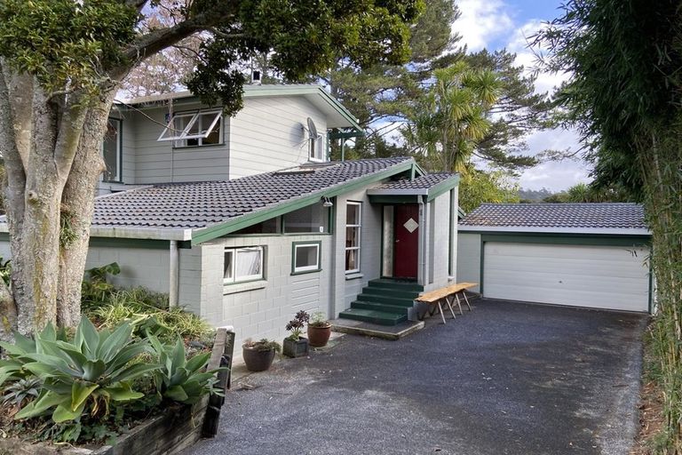 Photo of property in 66 Paragon Avenue, Beach Haven, Auckland, 0626