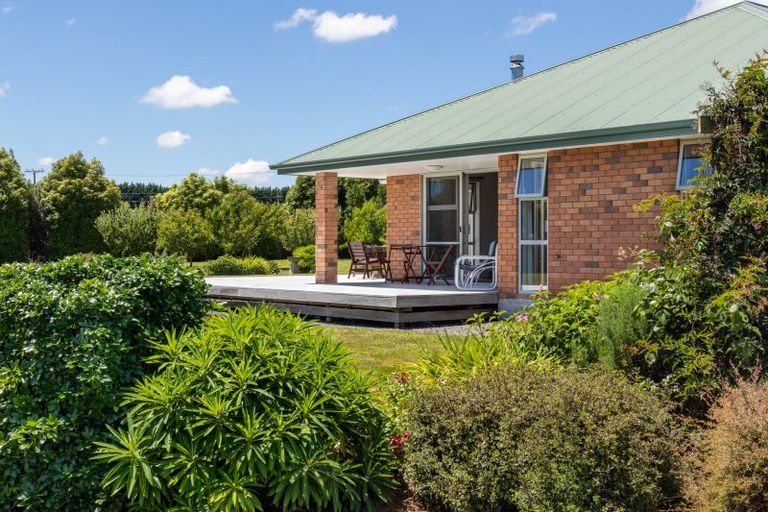 Photo of property in 33 Ketemaringi Way, Manakau, Levin, 5573