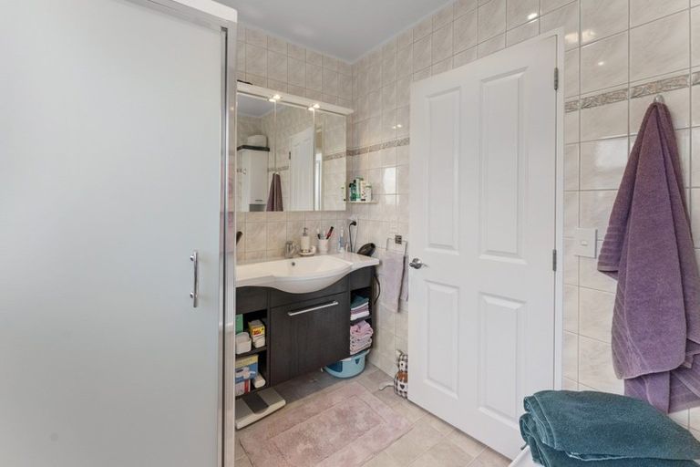 Photo of property in 11 Malaghan Grove, Johnsonville, Wellington, 6037