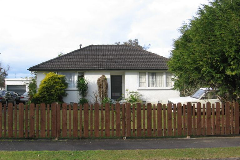 Photo of property in 14 Stokes Crescent, Maeroa, Hamilton, 3200