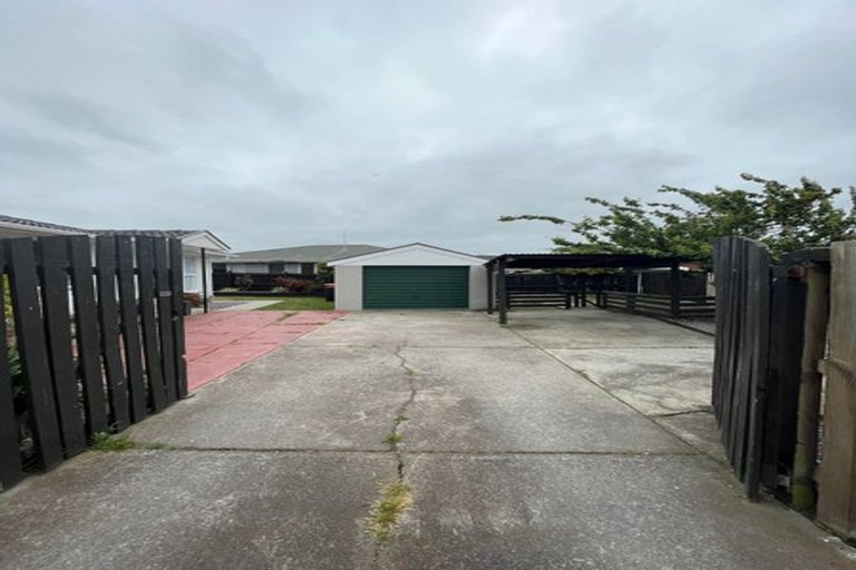 Photo of property in 1/14a Branksome Place, Parklands, Christchurch, 8083