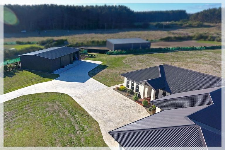 Photo of property in 15 Carex Grove, Foxton Beach, Foxton, 4815