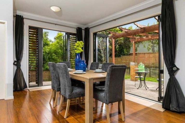 Photo of property in 10 Greenbough Lane, Greenhithe, Auckland, 0632