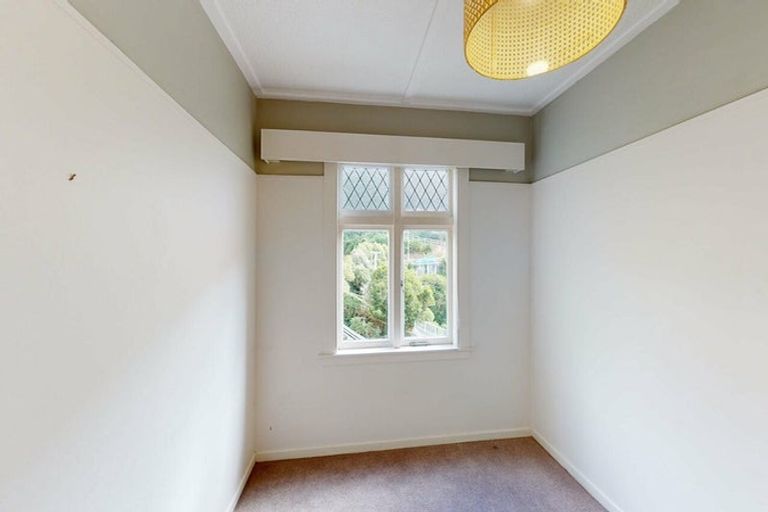 Photo of property in 120 Sutherland Road, Melrose, Wellington, 6023