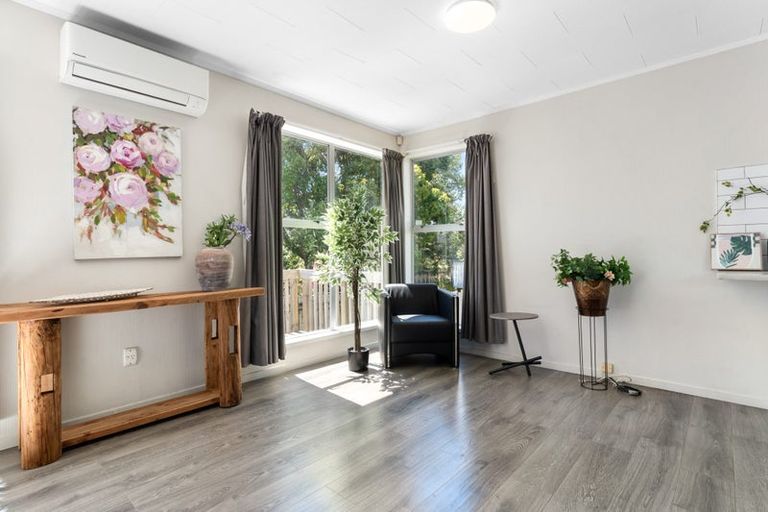 Photo of property in 95 Riverpark Crescent, Henderson, Auckland, 0610