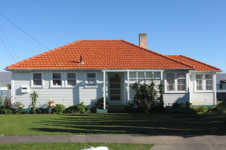 Photo of property in 23 Goldsmith Crescent, Levin, 5510