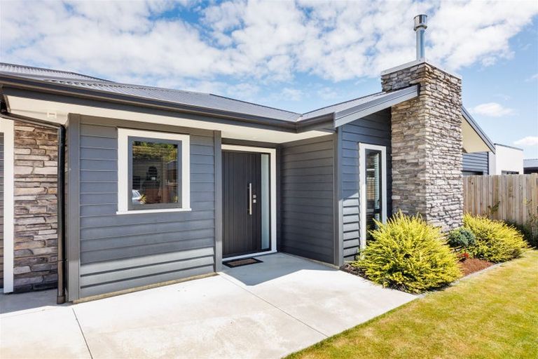 Photo of property in 36 Freedom Drive, Kelvin Grove, Palmerston North, 4414