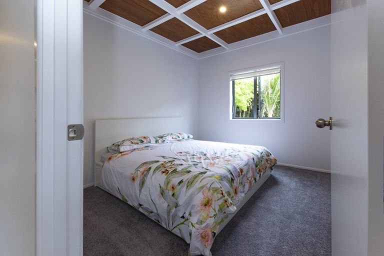 Photo of property in 6-8 Sylvan Glade, Piha, New Lynn, 0772