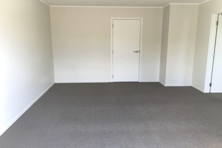 Photo of property in 76 Hugh Green Drive, Pinehill, Auckland, 0632