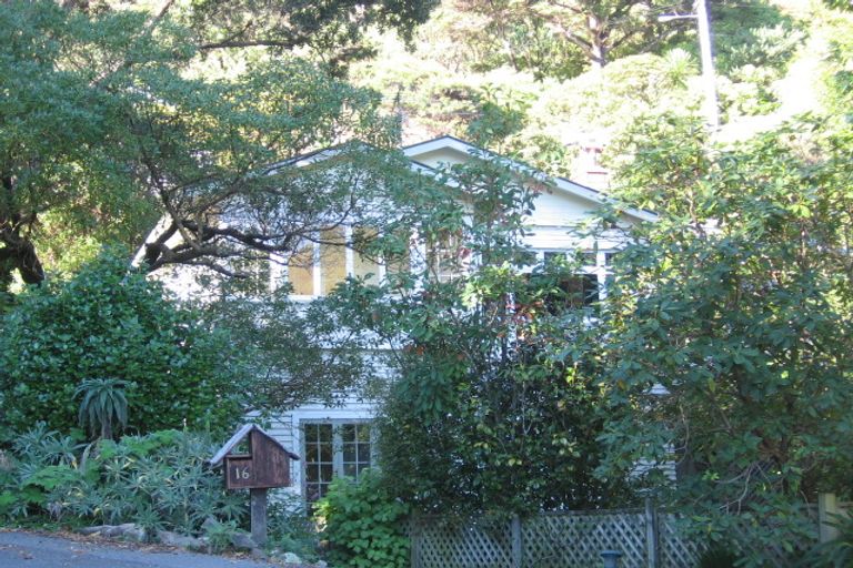 Photo of property in 16 Kowhai Street, Eastbourne, Lower Hutt, 5013