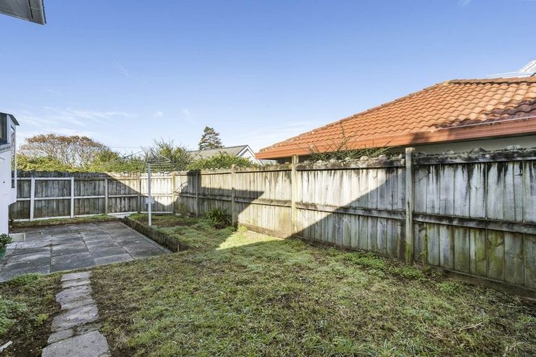 Photo of property in 53 Pupuke Road, Birkenhead, Auckland, 0627