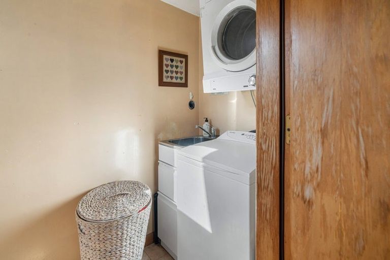 Photo of property in 14 Claxton Place, Saint Martins, Christchurch, 8022