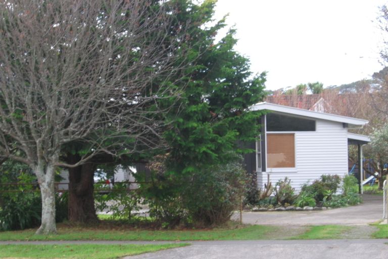 Photo of property in 219 Te Moana Road, Waikanae, 5036