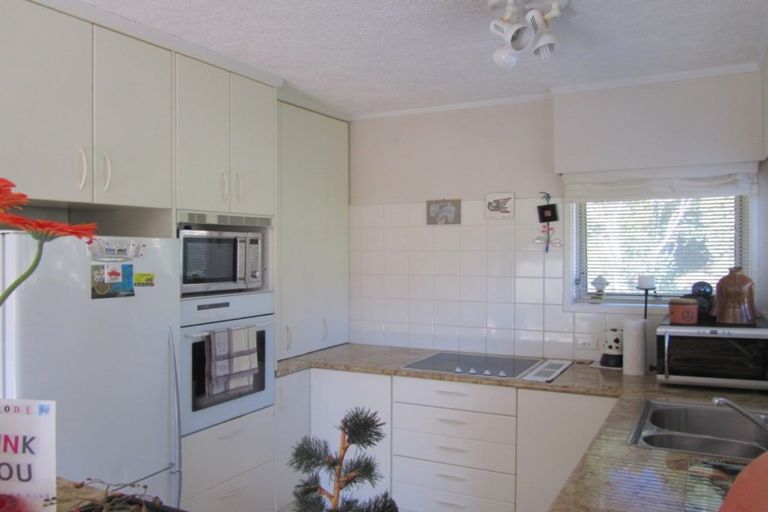 Photo of property in 1/36 Saddleback Rise, Murrays Bay, Auckland, 0630