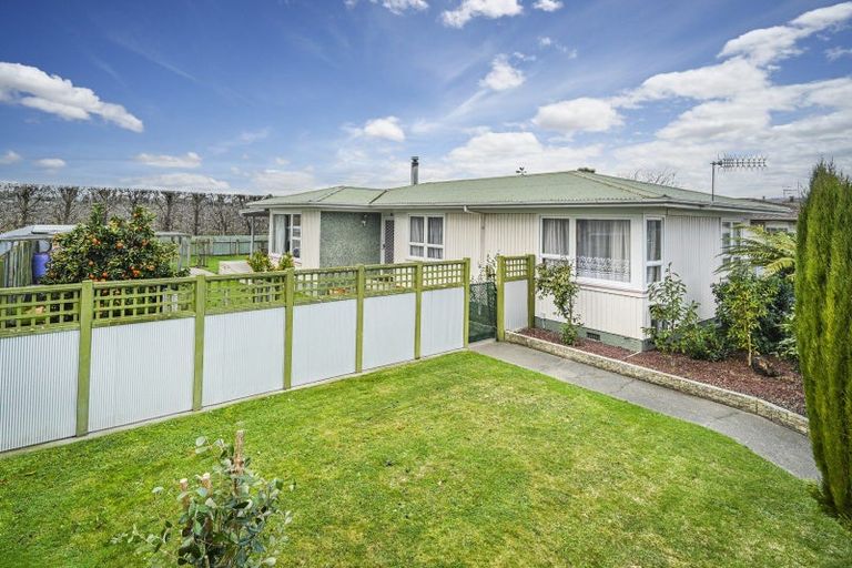 Photo of property in 82 Folkestone Drive, Flaxmere, Hastings, 4120