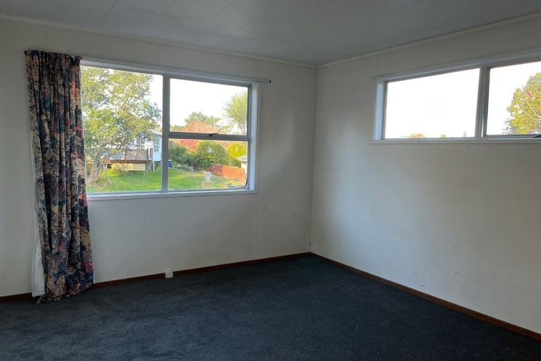 Photo of property in 27 Gladys Avenue, Glenfield, Auckland, 0629