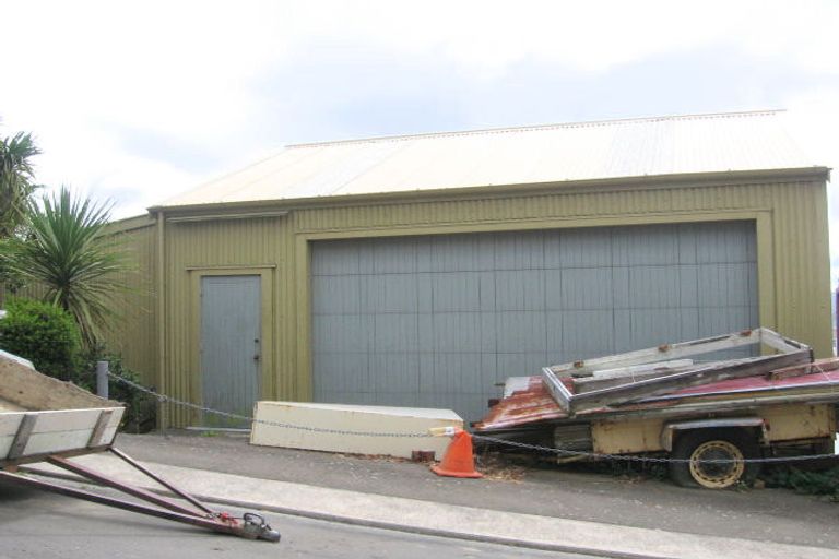 Photo of property in 22 Dorking Road, Brooklyn, Wellington, 6021