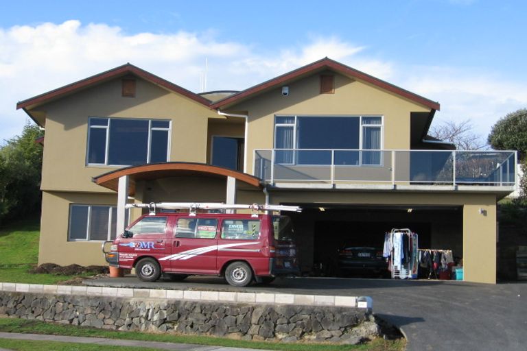 Photo of property in 24 Tironui Terrace, Western Heights, Hamilton, 3200