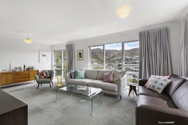 Photo of property in 30 Woodhouse Avenue, Karori, Wellington, 6012