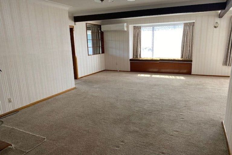 Photo of property in 61 Denise Crescent, Hornby, Christchurch, 8042