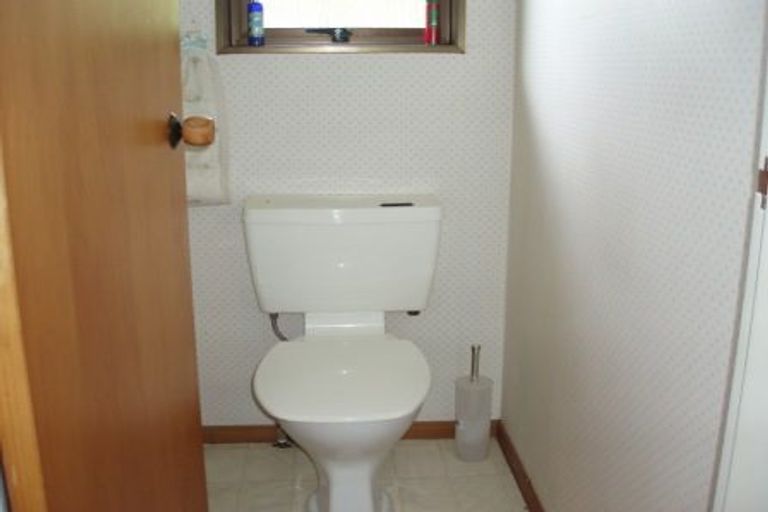 Photo of property in 24 Middleton Road, Johnsonville, Wellington, 6037