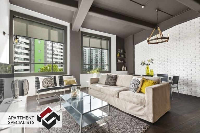 Photo of property in 22 Emily Place, Bellevue, Tauranga, 3110