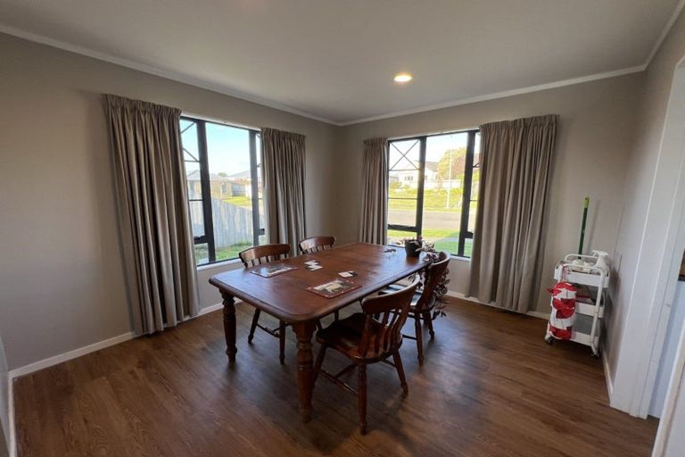 Photo of property in 33 Logan Way, Kelvin Grove, Palmerston North, 4414