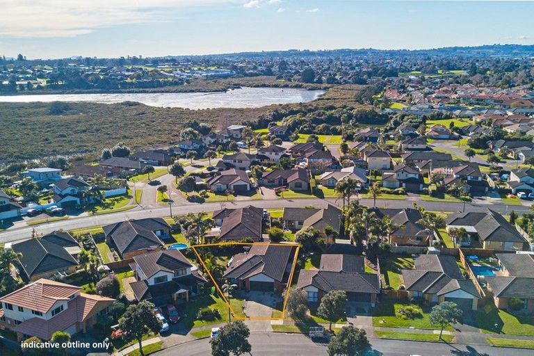 Photo of property in 25 Croftview Road, Wattle Downs, Auckland, 2103