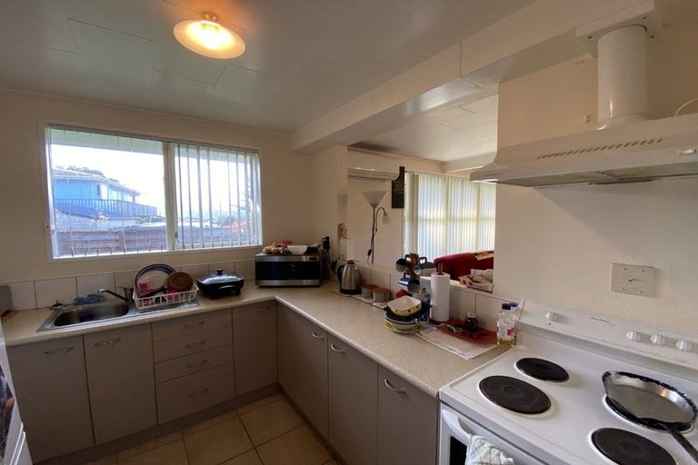 Photo of property in 19 Duchess Place, Maupuia, Wellington, 6022