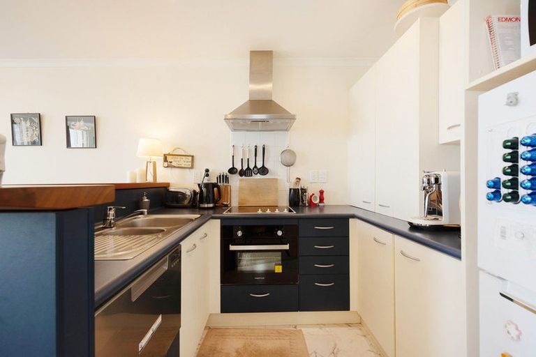 Photo of property in Terrace Heights Apartments, 13d/163 The Terrace, Wellington Central, Wellington, 6011