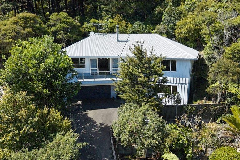 Photo of property in 233a Whites Line East, Waiwhetu, Lower Hutt, 5010