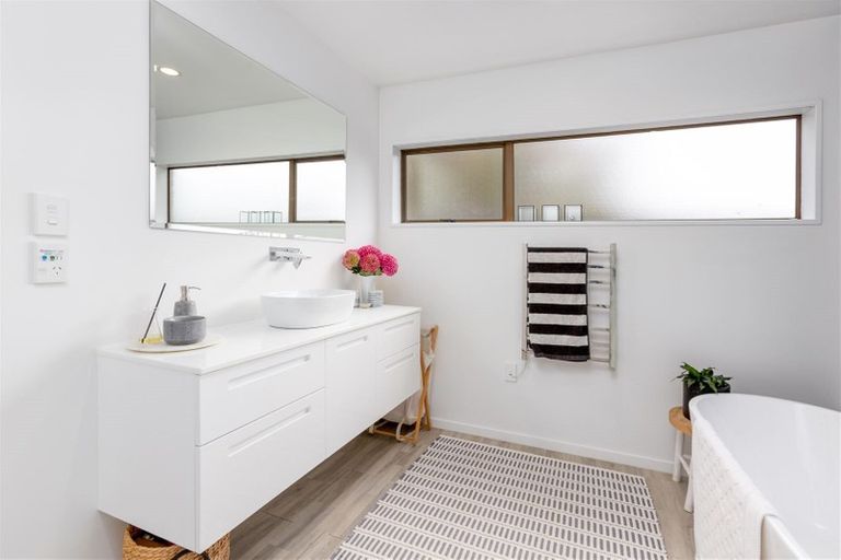 Photo of property in 2/58 Philpotts Road, Mairehau, Christchurch, 8052