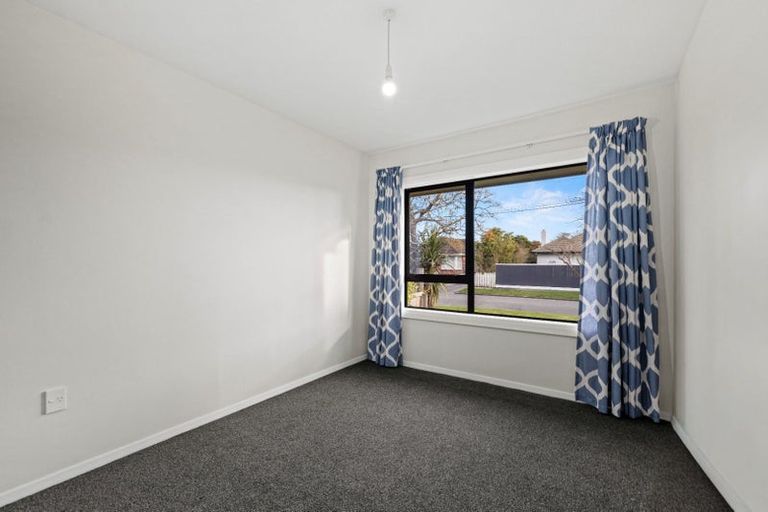 Photo of property in 26 Liverton Crescent, Bishopdale, Christchurch, 8053
