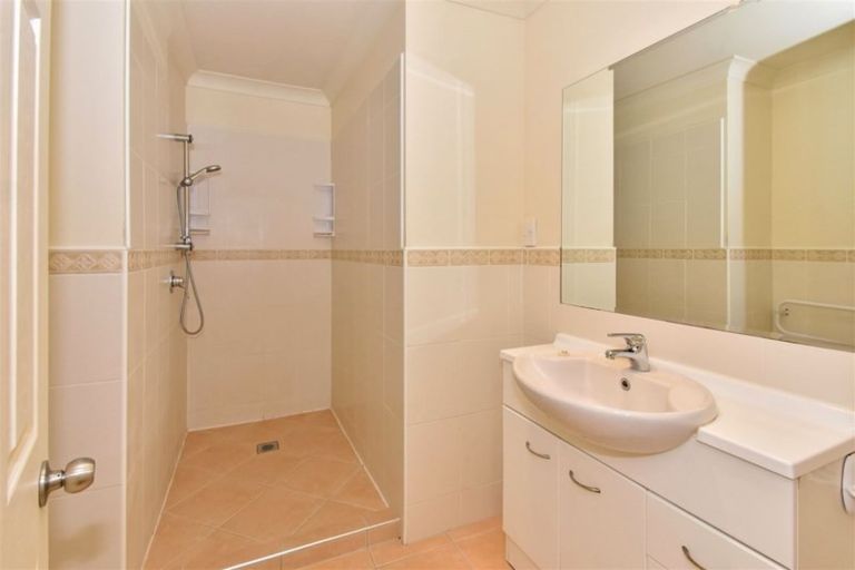 Photo of property in 94 Collingwood Road, Waiuku, 2123