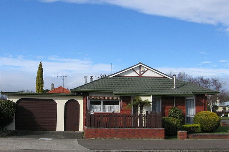 Photo of property in 54 Limbrick Street, Terrace End, Palmerston North, 4410
