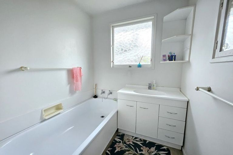 Photo of property in 1/203 Main North Road, Redwood, Christchurch, 8051