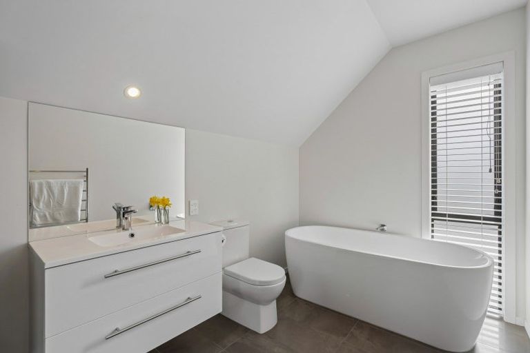 Photo of property in 5 Wallace Place, Wanaka, 9305