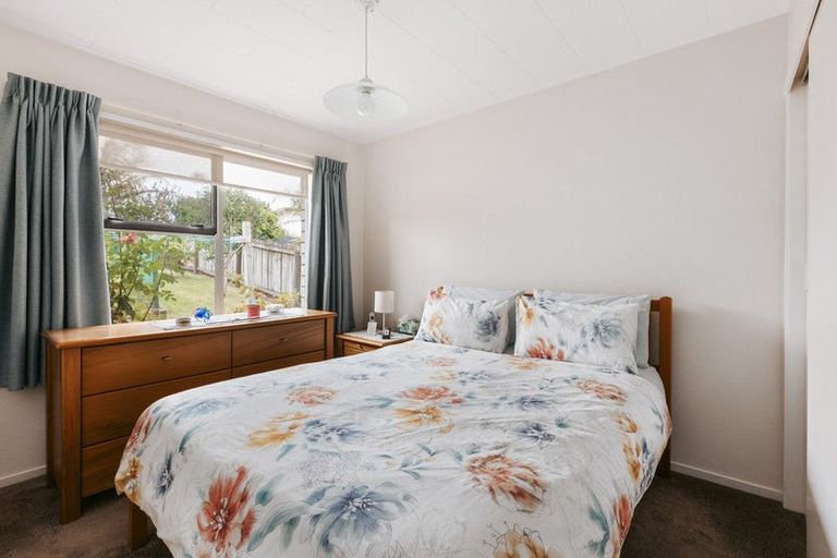 Photo of property in 17 Glenfield Place, Brookfield, Tauranga, 3110